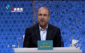 قالیباف علیه روحانی سند رو کرد/ آقای روحانی چرا با فساد بستگانتان برخورد نمی‌کنید؟ + فیلم